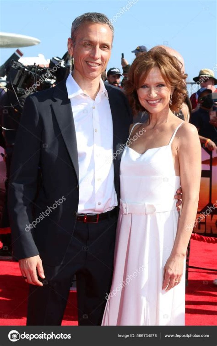 Age, Bio, Family, Children Facts on Paul Reiser Wife |