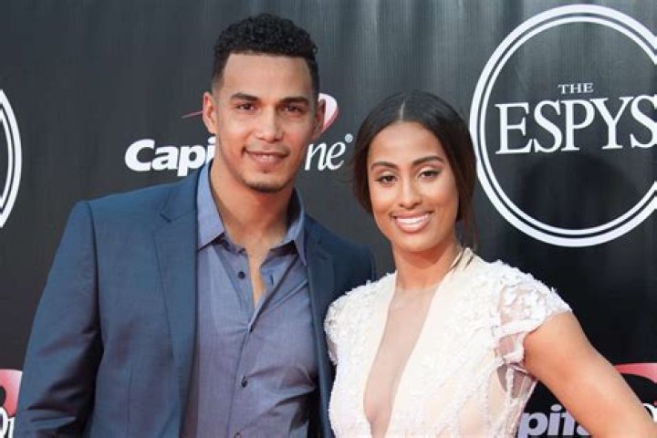 Behind Julie Foucher And Ex Husband Daniel Urcuyos Divorce