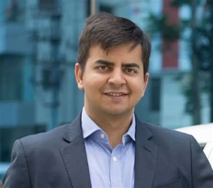 Bhavish Aggarwal Net Worth, Age, Height, Bio, Birthday, Wiki! ·
