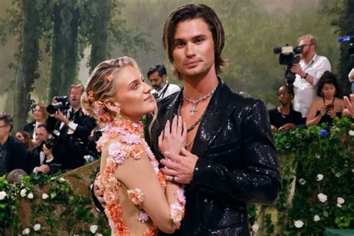 Country Star Kelsea Ballerini Is Rumored to Be Dating This Actor