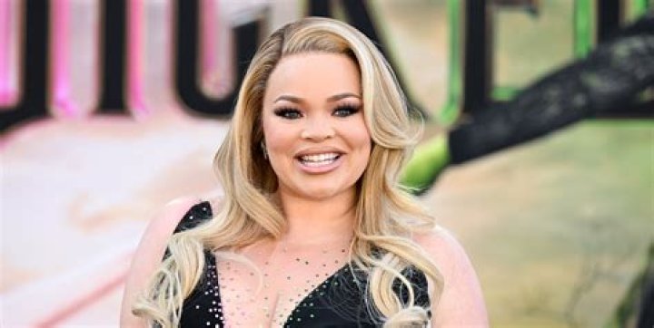 Did Trisha Paytas flash her a**hole on Twitter? Traumatized fans say 'never should've seen why she w ·