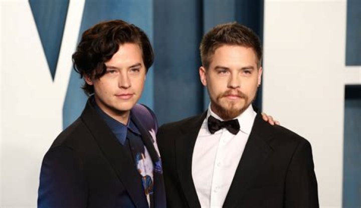 Dylan Sprouse- Age, Height, Girlfriend, Net Worth, Ethnicity ·