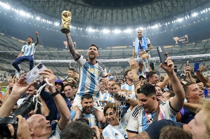 Gabriel Batistuta comments on Argentina team, World Cup, Lionel Messi