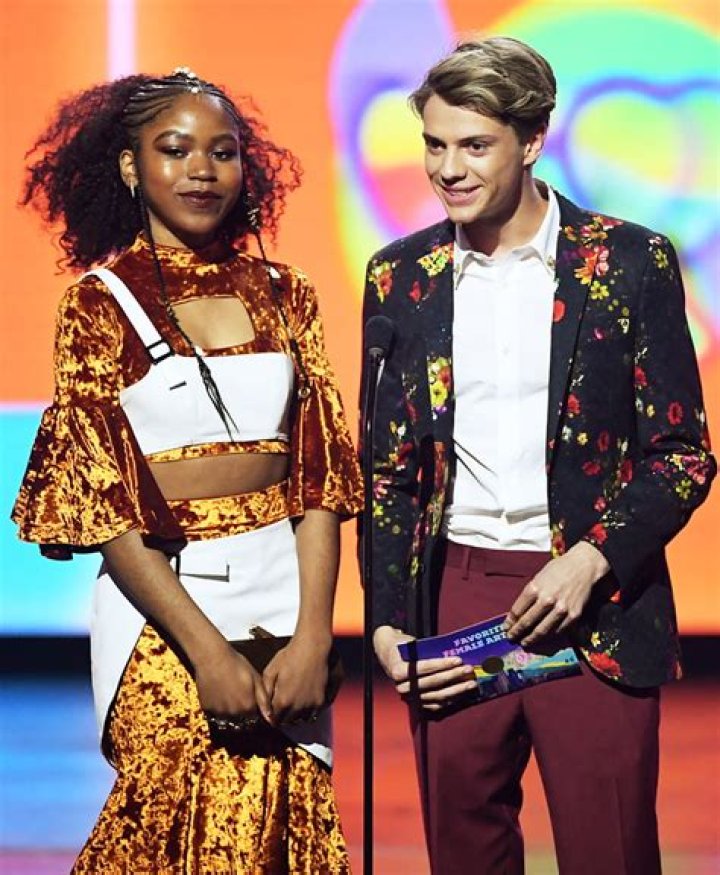 Glory Norman Bio, Wiki, Age, Family, Boyfriend, Jace Norman, and Net Worth.