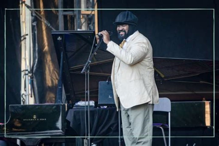 Headgear: Why Does Gregory Porter Wear A Scarf? Without Stupid Hat Photos -Details To Know