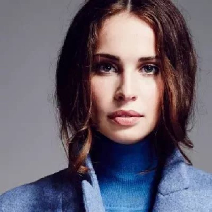 Heida Reed- Net Worth, Age, Ethnicity, Boyfriend, Height, Career
