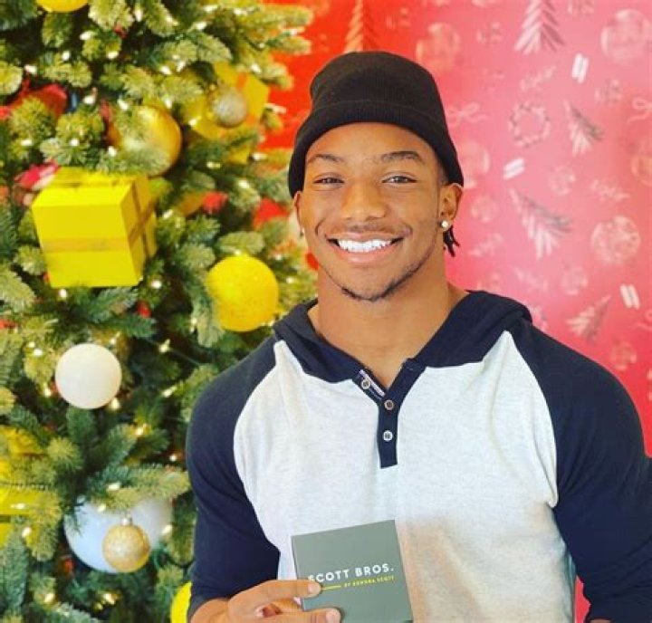 Is Bijan Robinson Christian? Religion Parents And Ethnicity ·