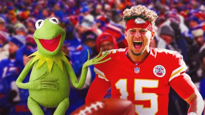Kermit the Frog and Josh cant hang with Tommy and I: Aaron Rodgers destroys Patrick Mahomes
