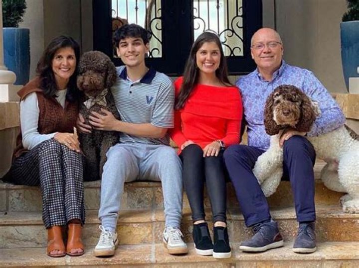 Know about John Stamoss Parents and Ethnicity