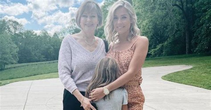 Kristin Cavallari Only Speaks to One of Her Parents Find Out Why