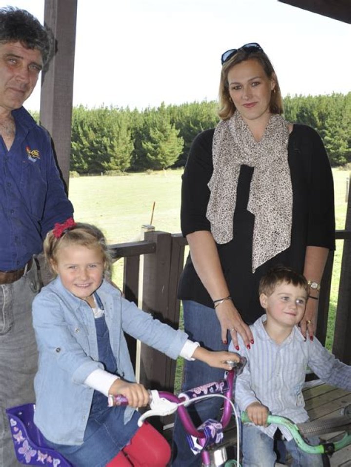 Phoebe Lithgow | WeBlogy