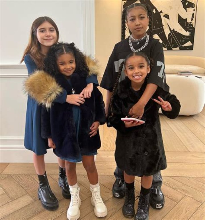 The Kardashian Cousins: Uncovering Their Glamorous World