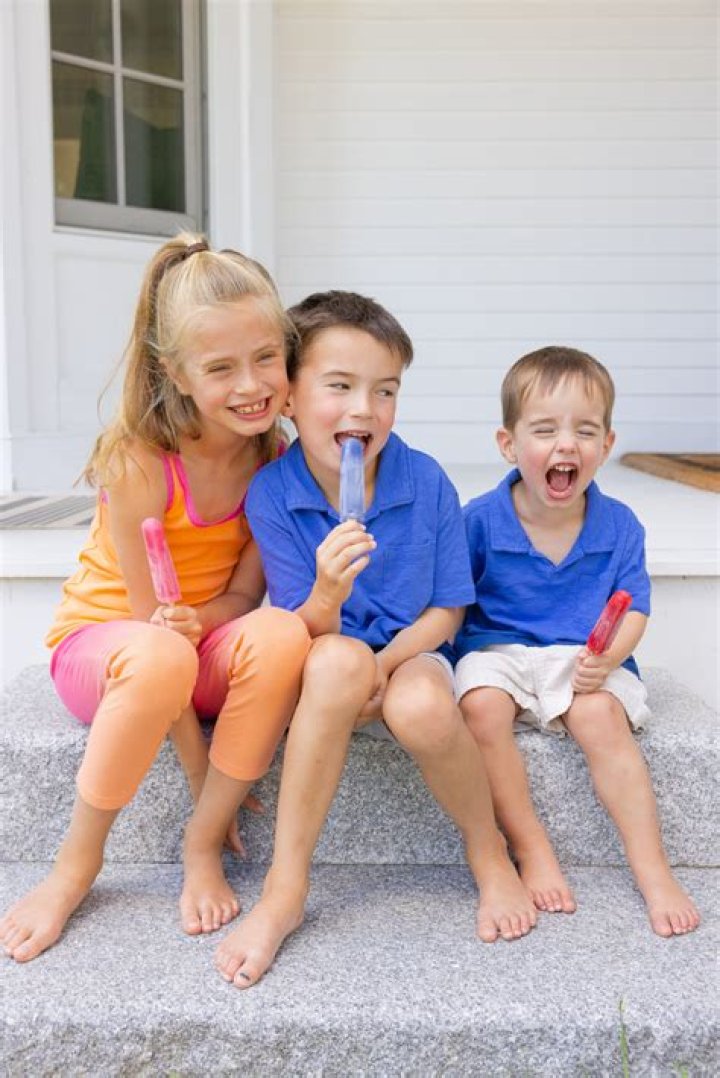 Uncovering Sibling Dynamics And On-Screen Magic