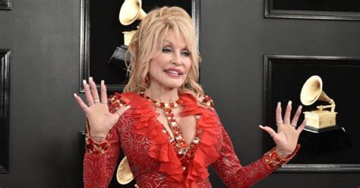 Why Does Dolly Parton Wear Fingerless Gloves? Fans Have Theories
